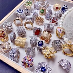 1 LBs Vtg, modern LUXURY HIGH END costume jewelry lot